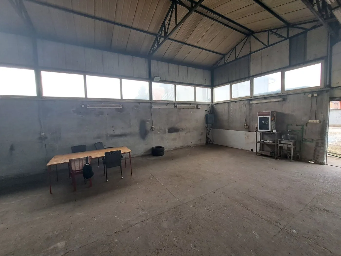 lokal na prodaju Kać 178m2 572165