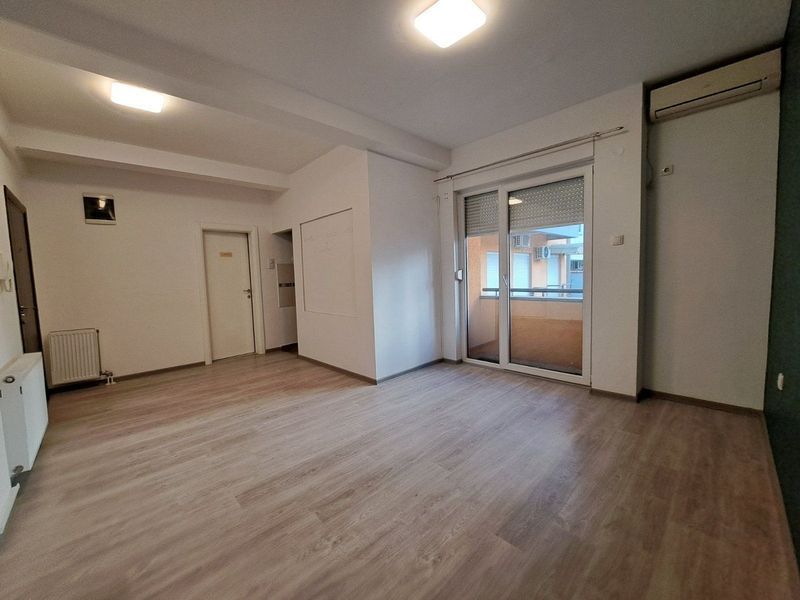lokal na prodaju Novi Sad 69m2 543537