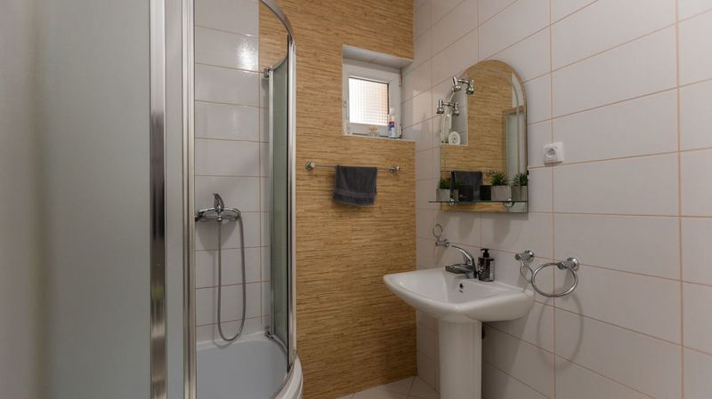 lokal na prodaju Novi Sad 69m2 543537