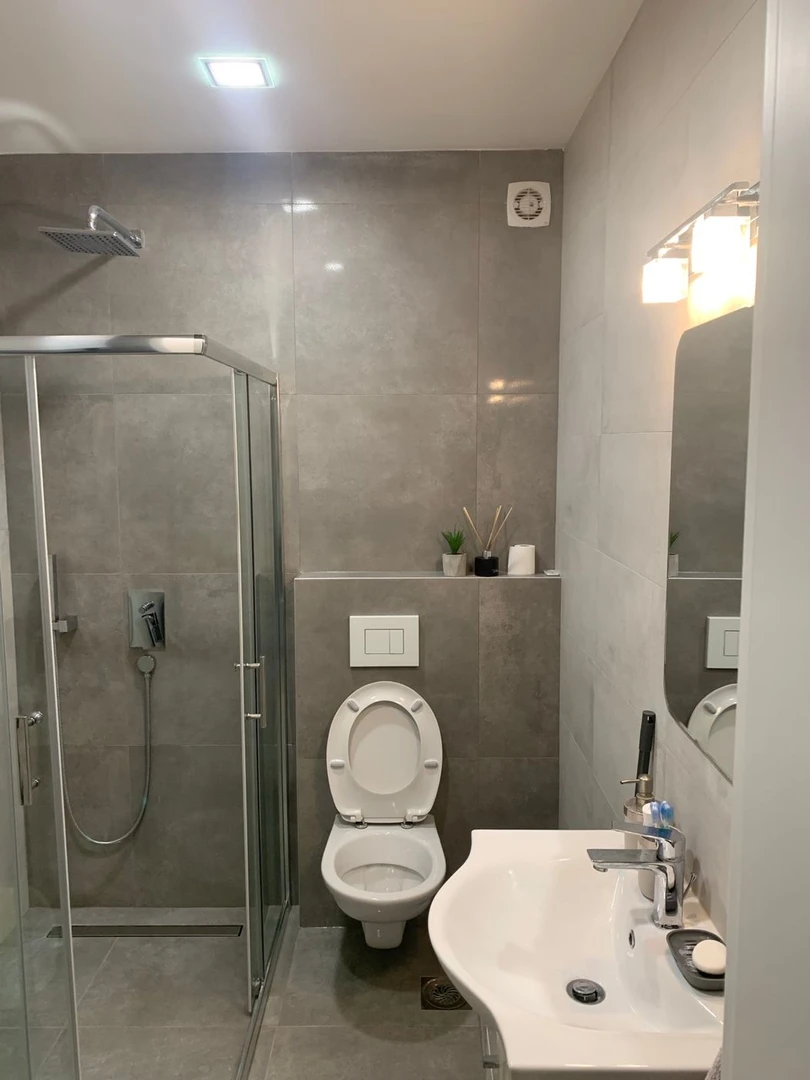 stan za izdavanje Veternik 77m2 13347