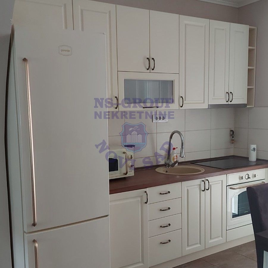 lokal za izdavanje Novi Sad 393m2 13529