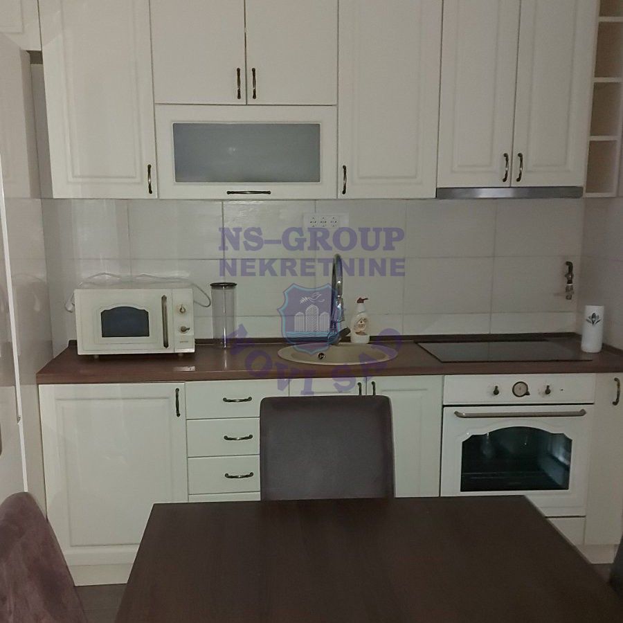lokal za izdavanje Novi Sad 393m2 13529