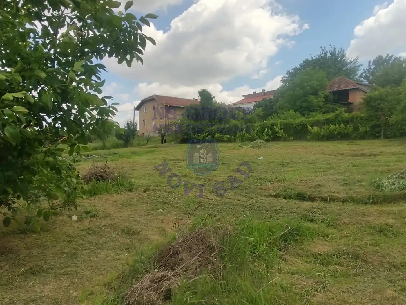 plac na prodaju Ledinci 901m2 548420