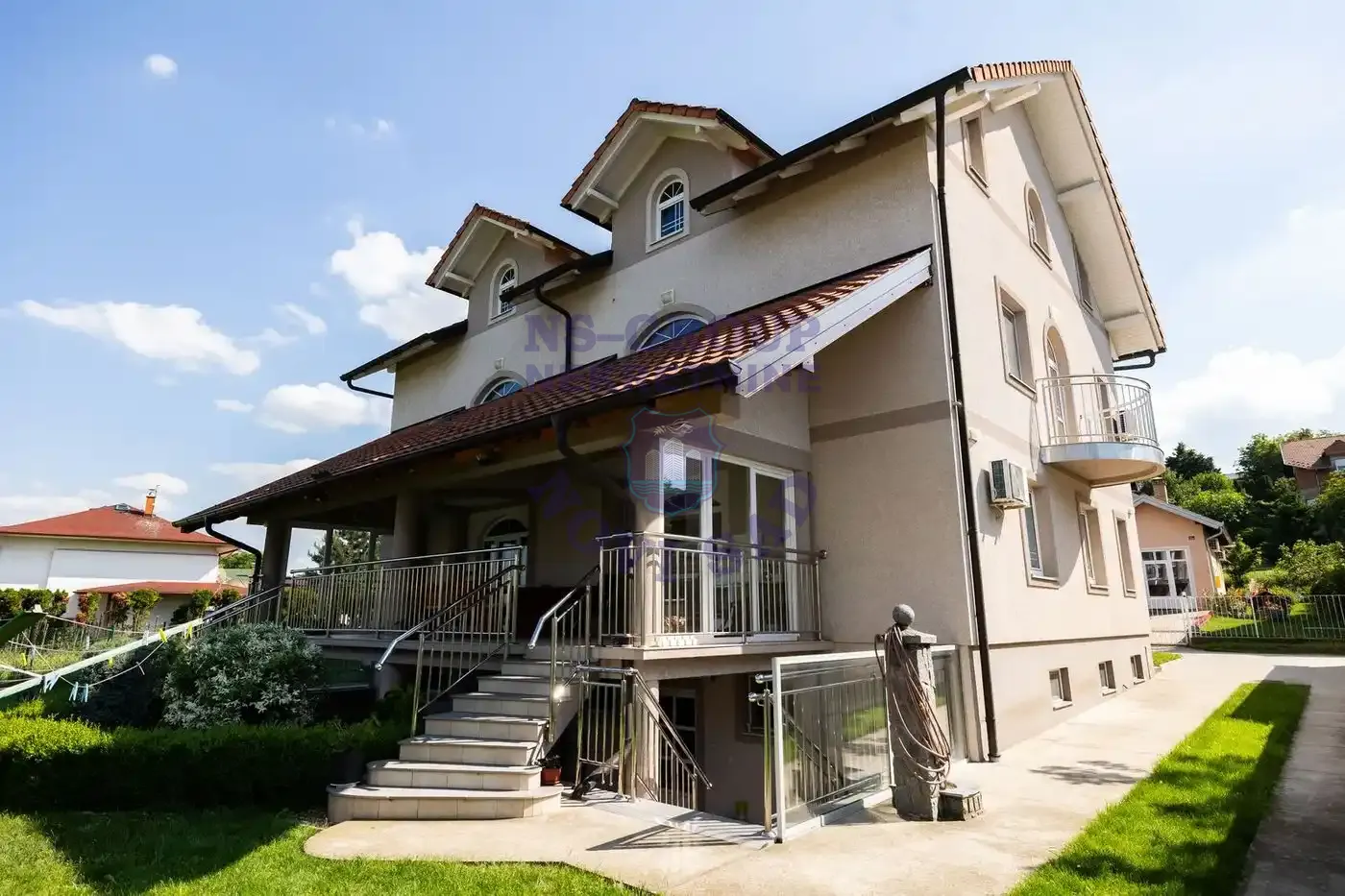 kuca na prodaju Sremska Kamenica, 562m2 548884