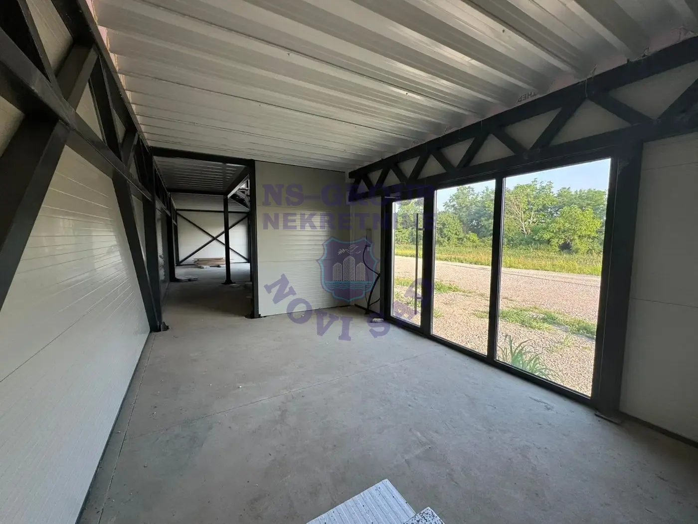 lokal za izdavanje Rumenka 1000m2 13762