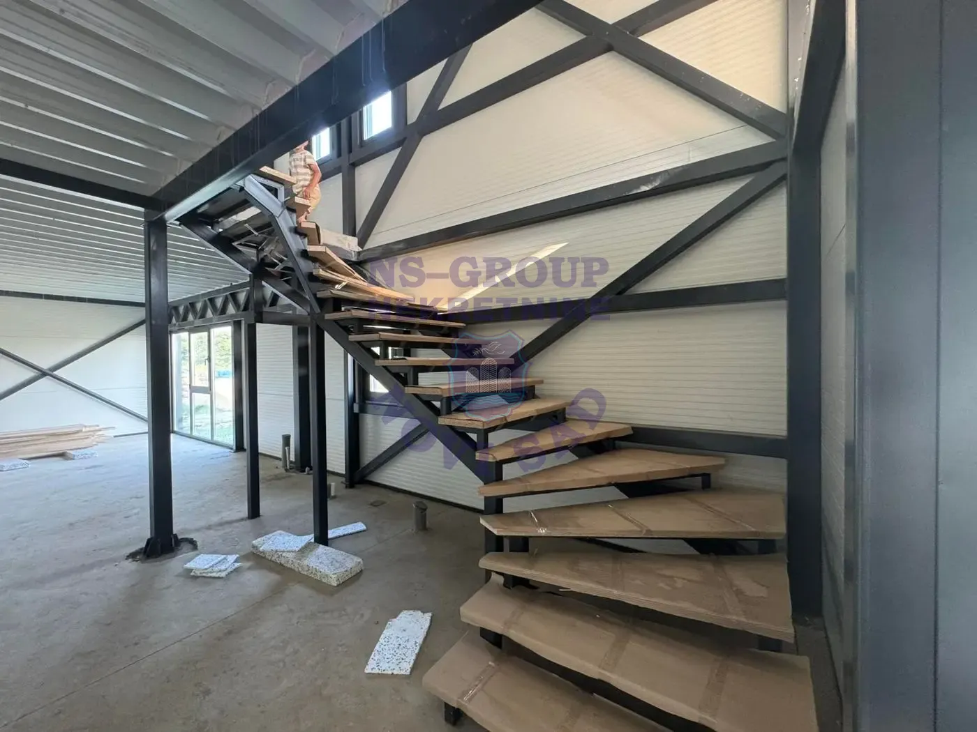 lokal za izdavanje Rumenka 1000m2 13762