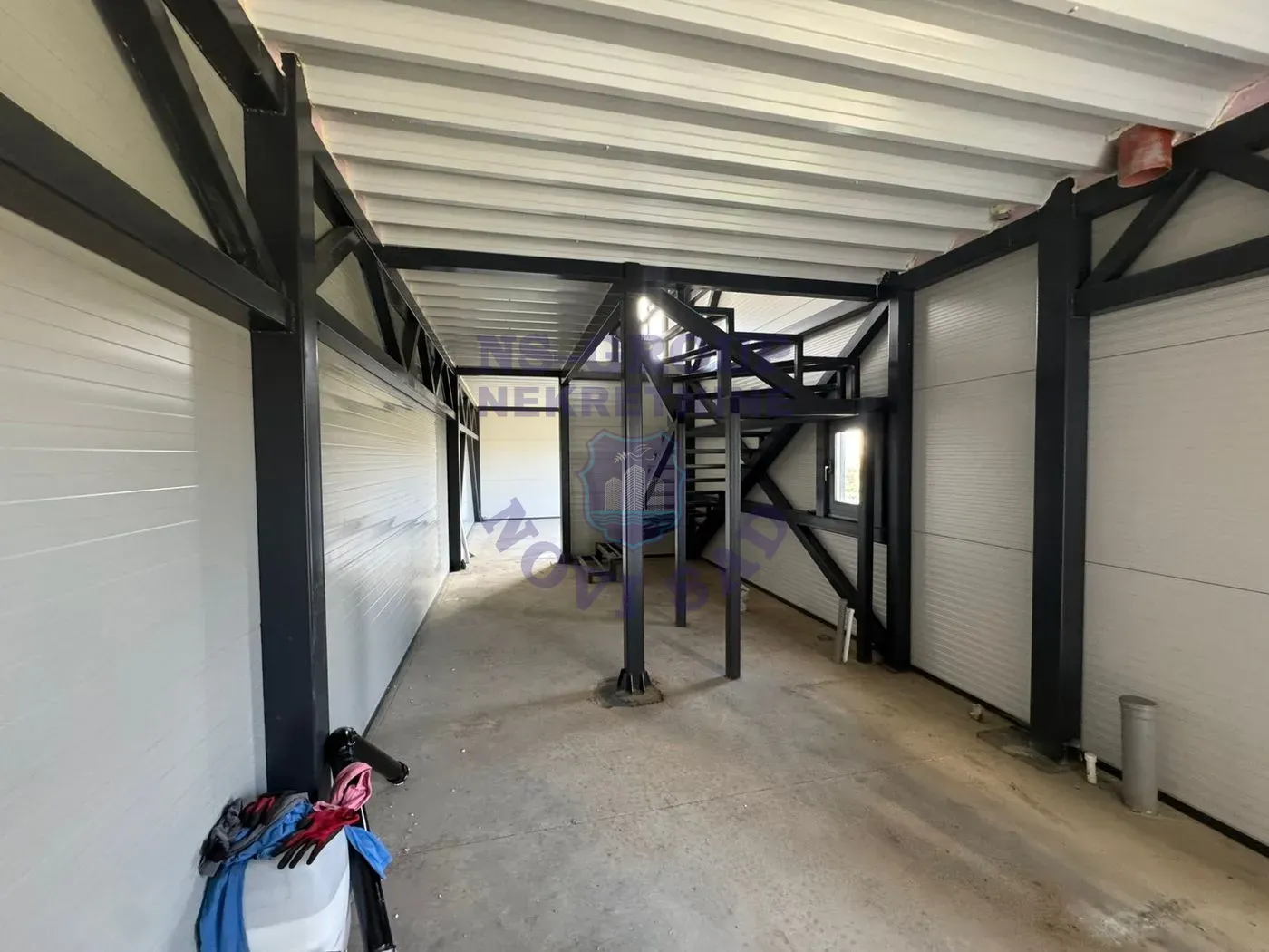 lokal za izdavanje Rumenka 1000m2 13762