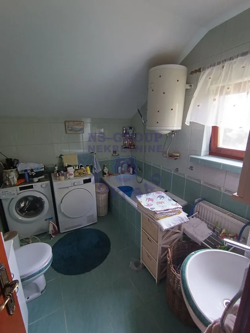 kuca na prodaju Veternik 180m2 549544