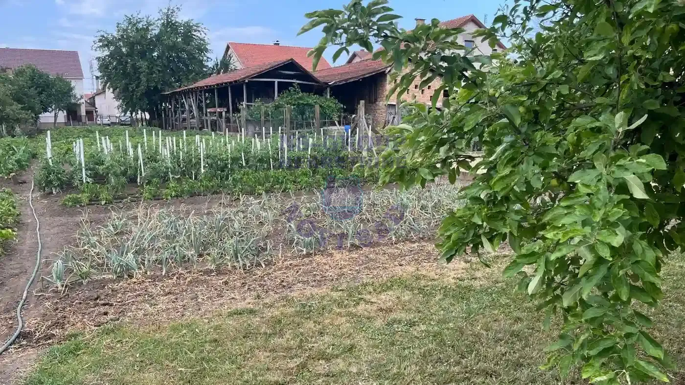kuca na prodaju Bački Jarak 58m2 549469