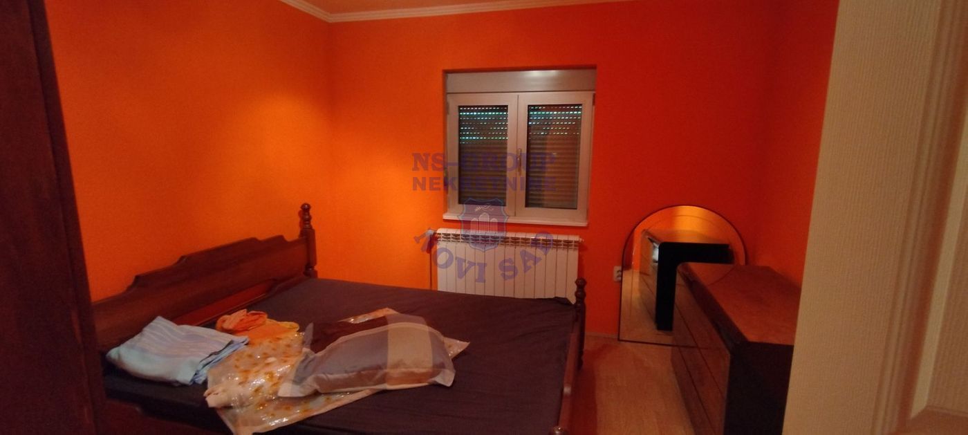 kuca na prodaju Ledinci 200m2 549829