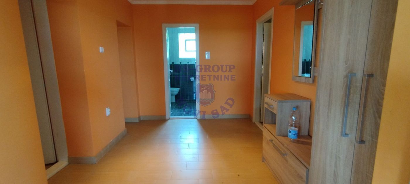kuca na prodaju Ledinci 200m2 549829