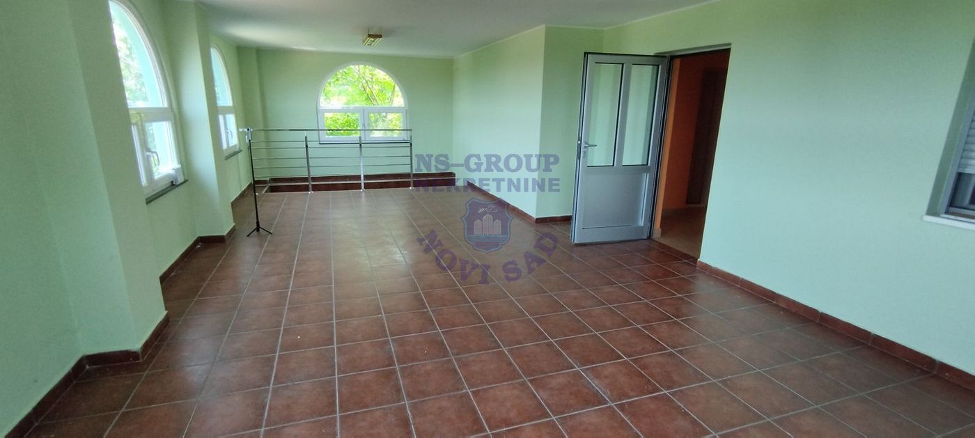 kuca na prodaju Ledinci 200m2 549829