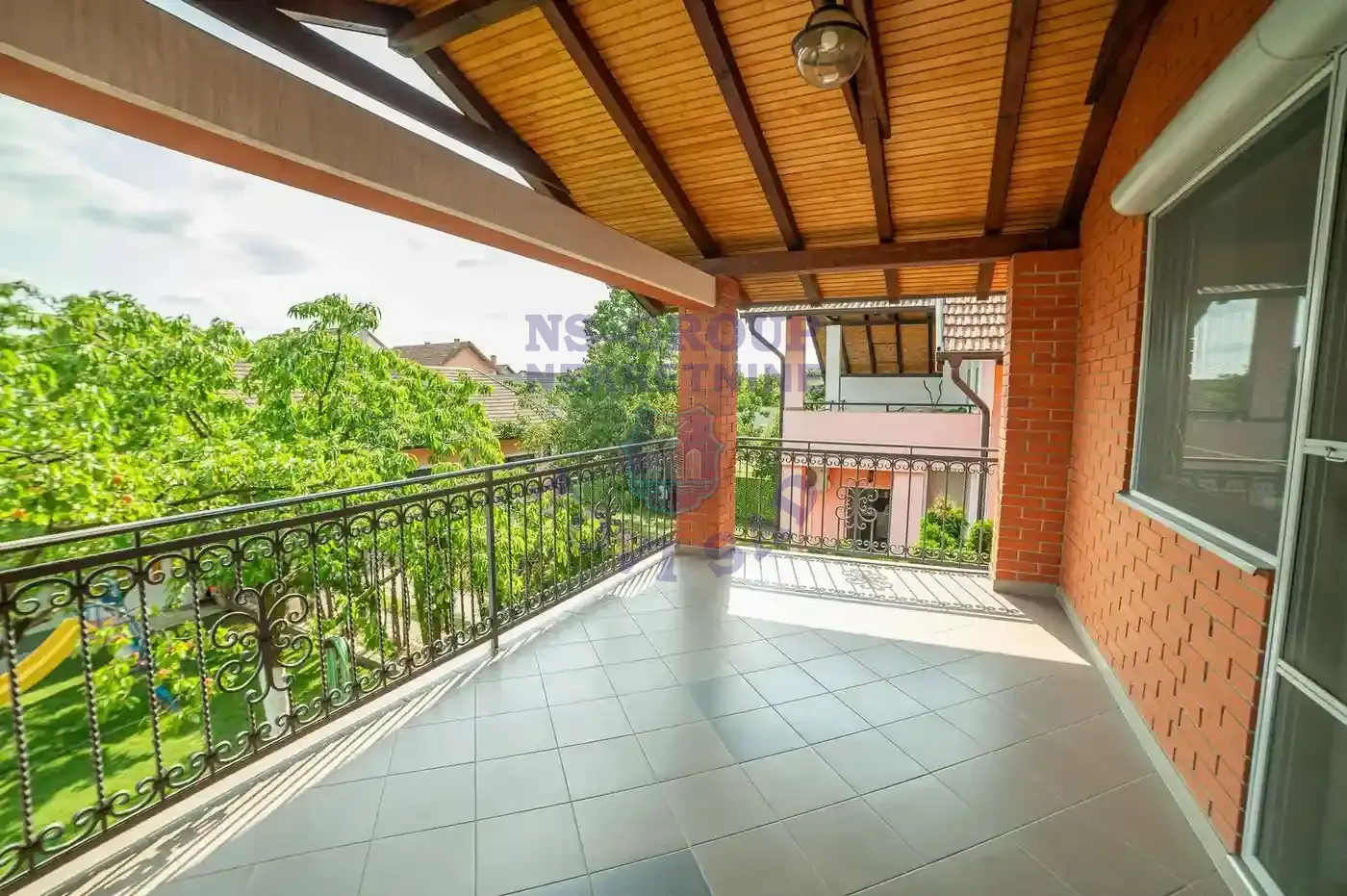 kuca na prodaju Futog 280m2 549707