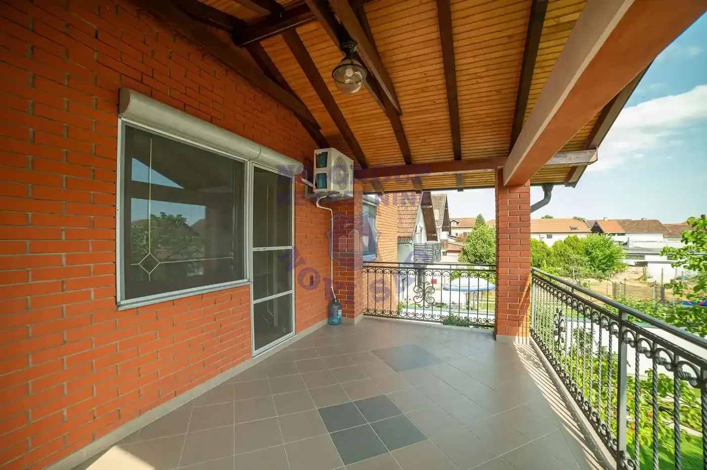 kuca na prodaju Futog 280m2 549707