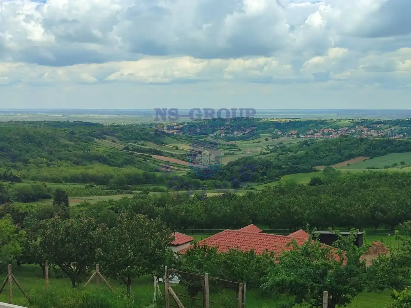 kuca na prodaju Sremska Kamenica 250m2 549905