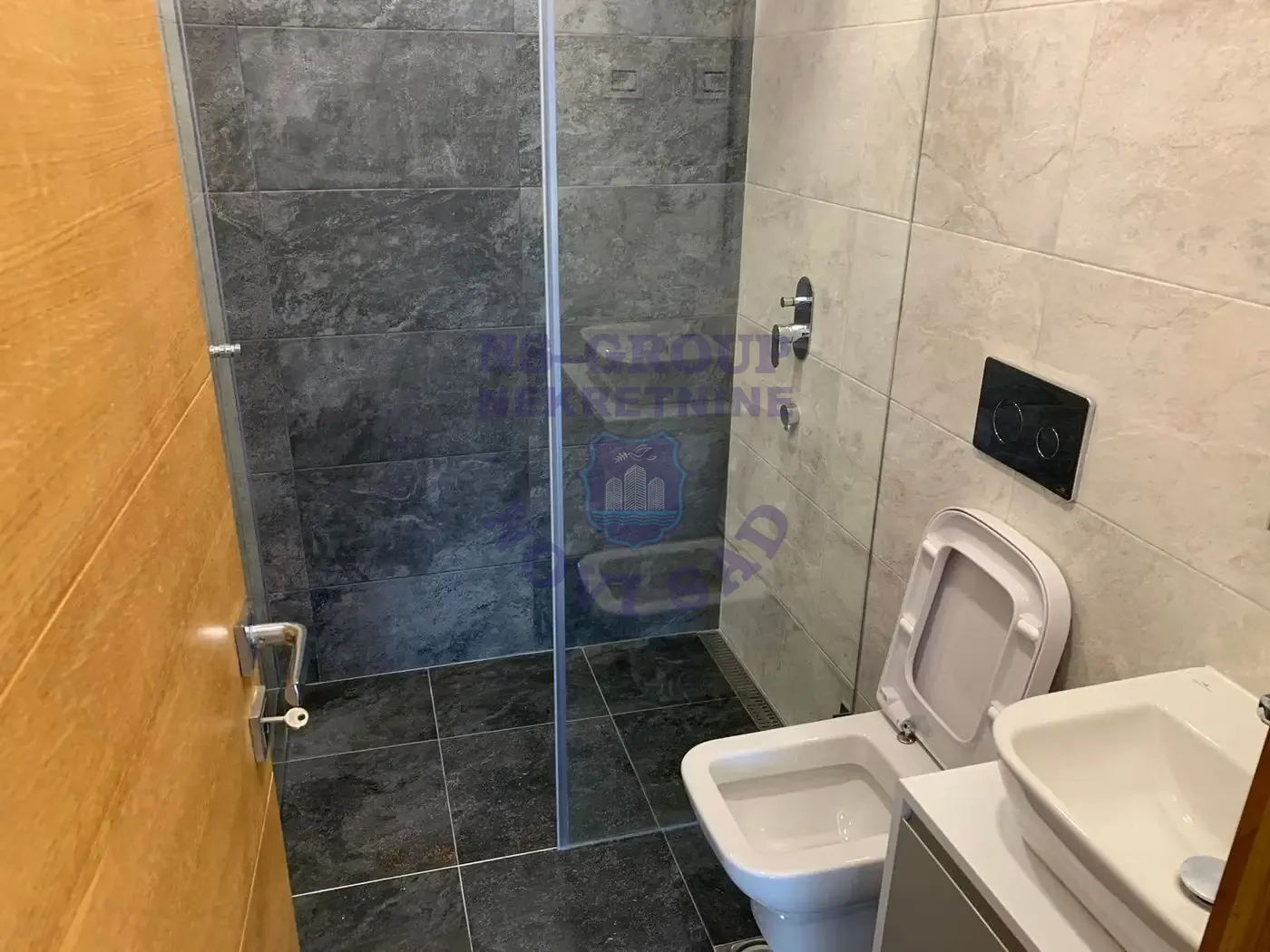 kuca na prodaju Sremska Kamenica 181m2 549984