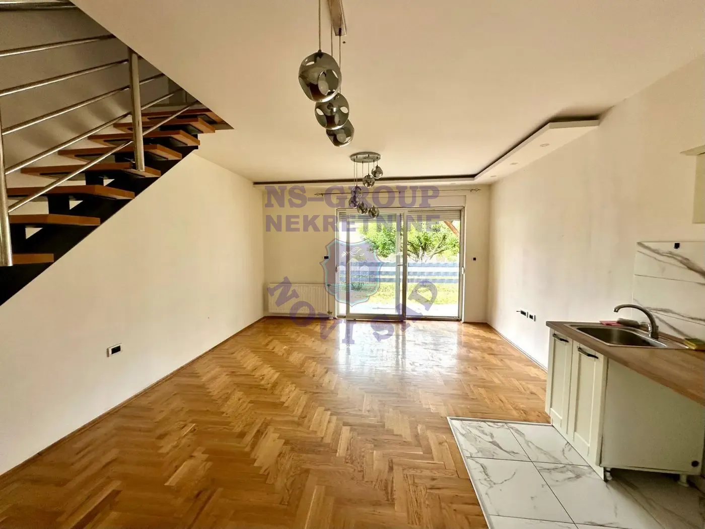 stan na prodaju Novi Sad, 78m2 541784