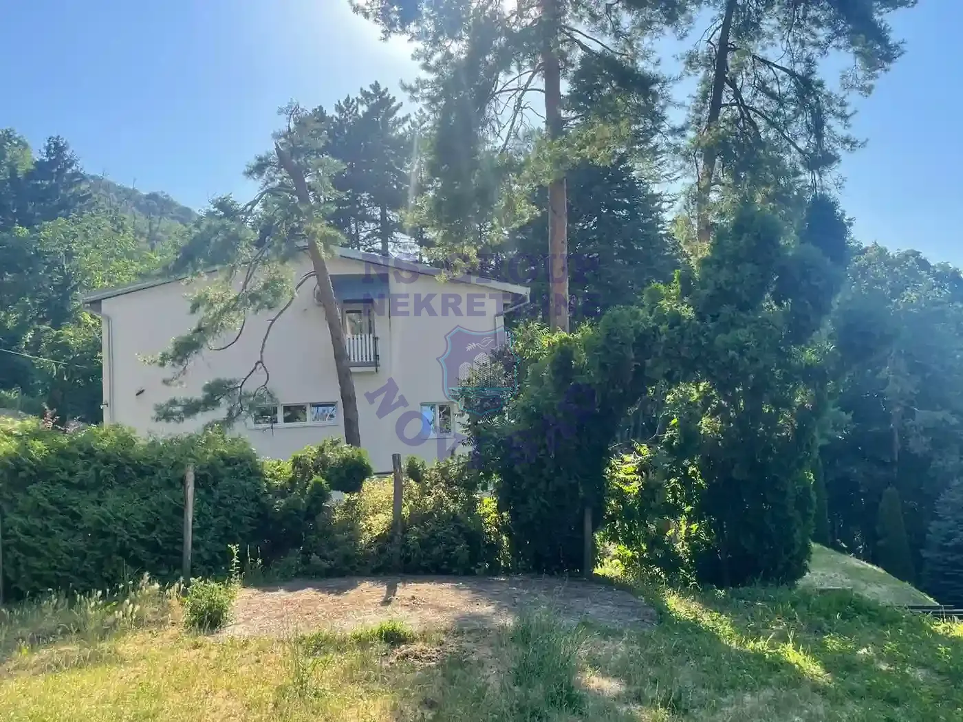 kuca na prodaju Sremska Kamenica 351m2 550829