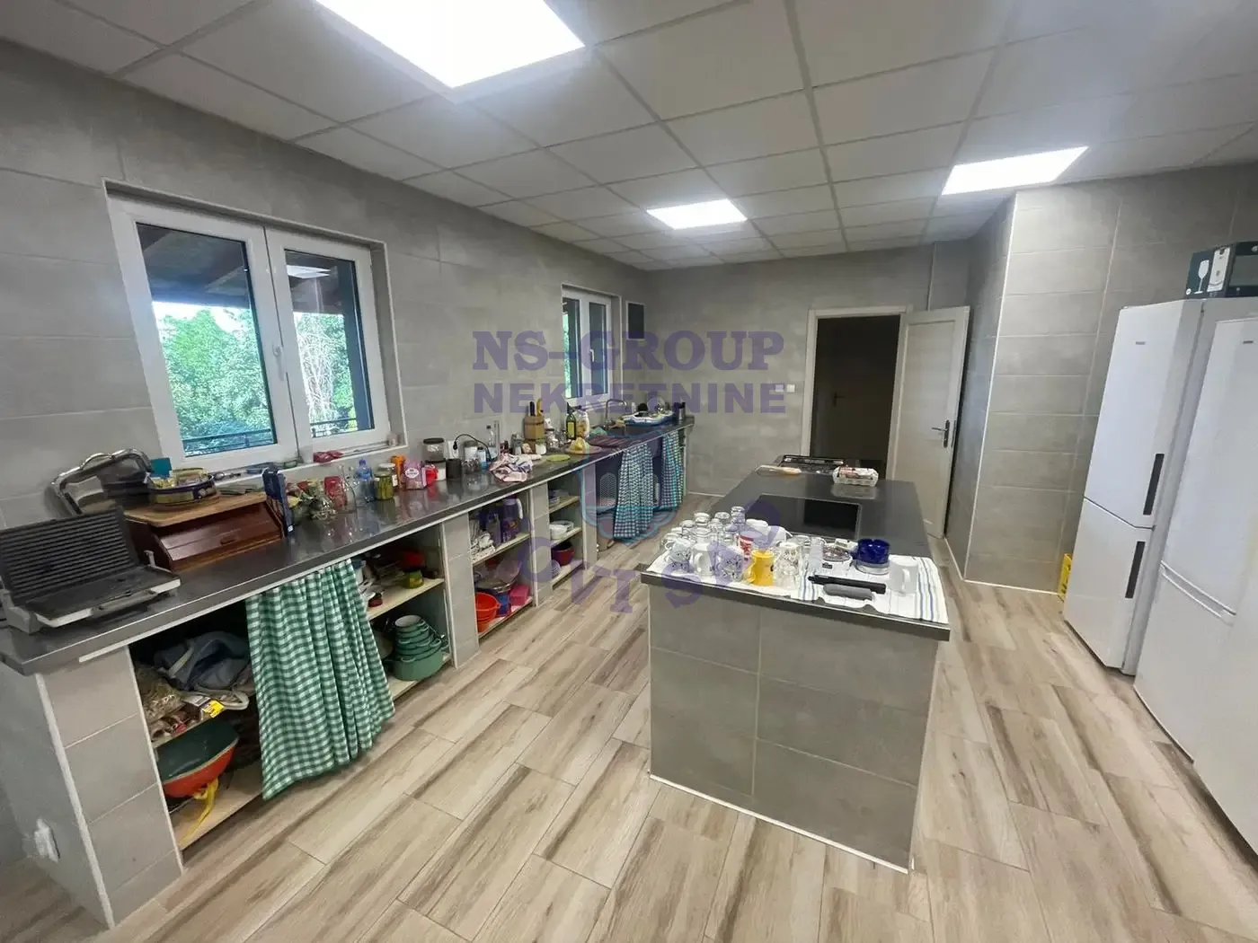 kuca na prodaju Sremska Kamenica 351m2 550829