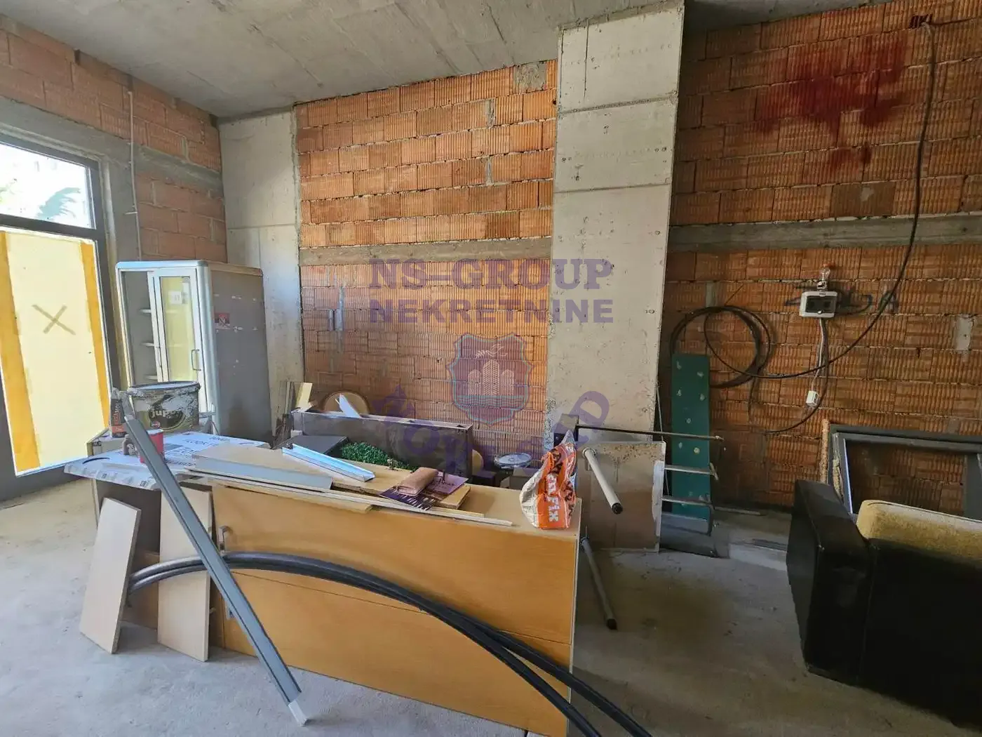 lokal za izdavanje Novi Sad 89m2 14002