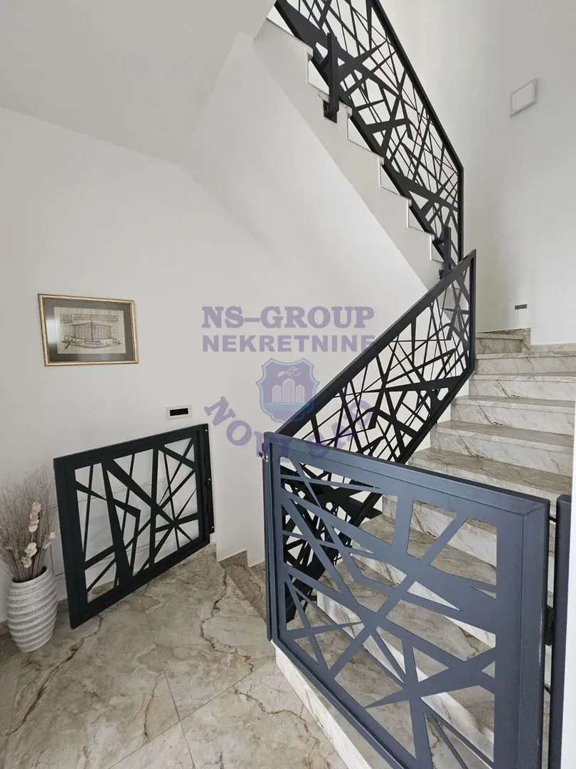 stan na prodaju Sremska Kamenica 145m2 552717