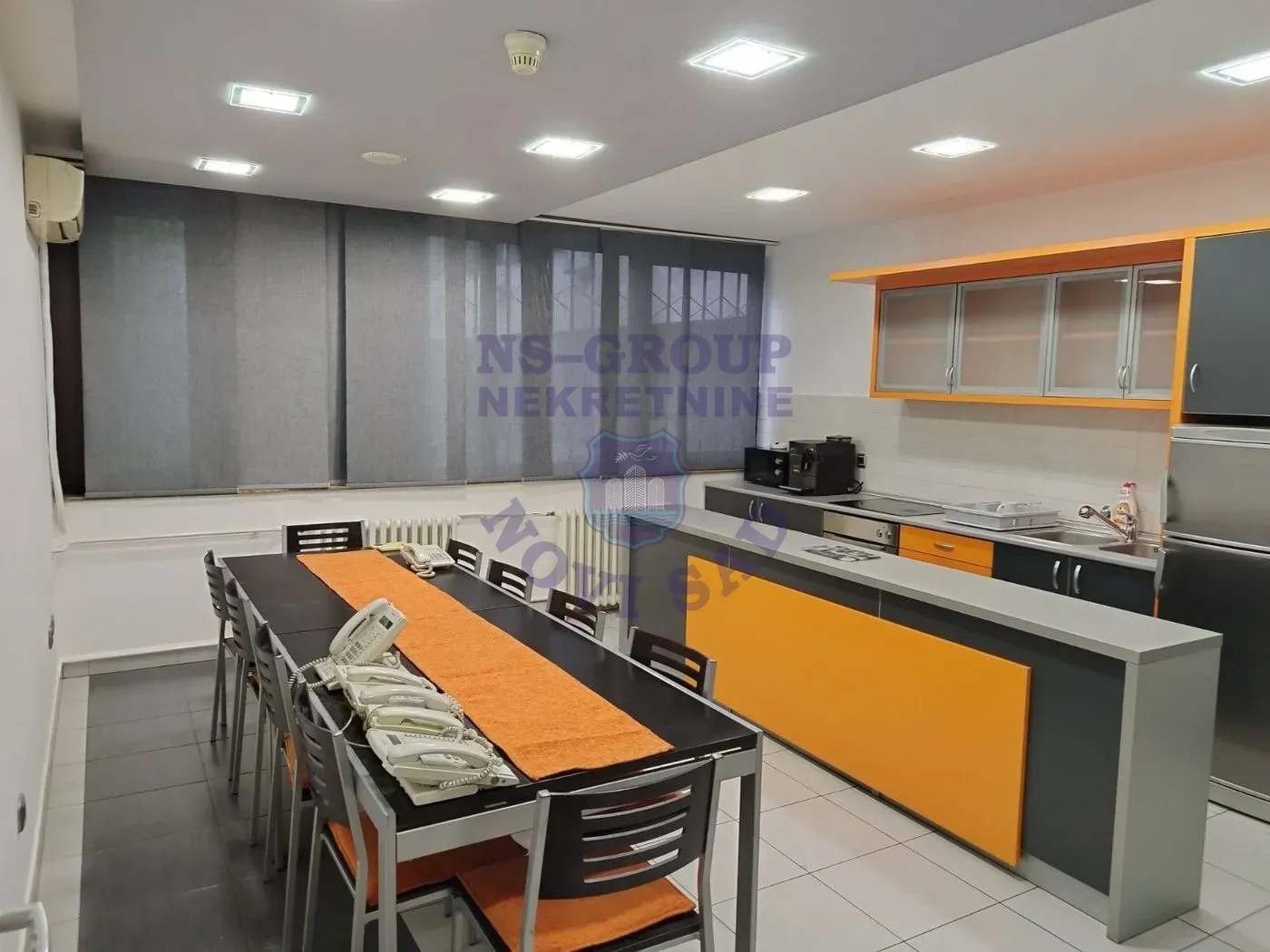 lokal na prodaju Novi Sad 270m2 552768