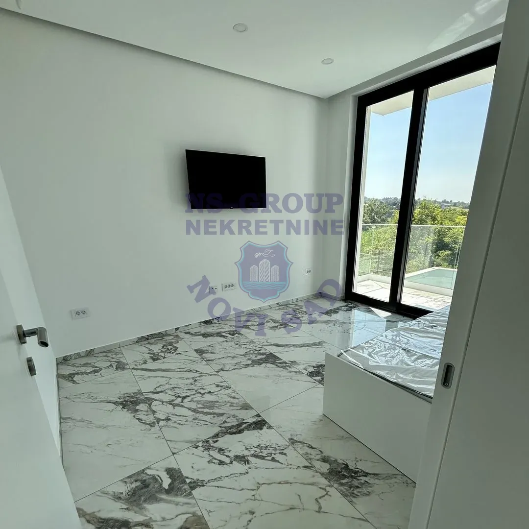 kuca za izdavanje Sremska Kamenica 180m2 14337