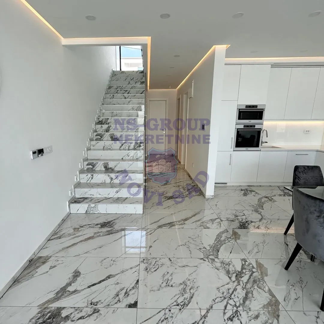 kuca za izdavanje Sremska Kamenica 180m2 14337