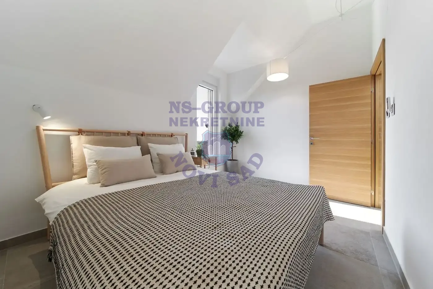 kuca za izdavanje Petrovaradin 200m2 14333