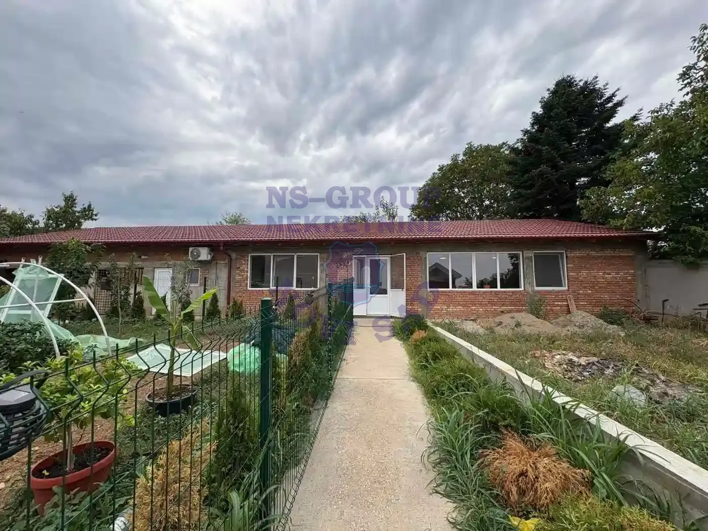 kuca na prodaju Petrovaradin 310m2 553865