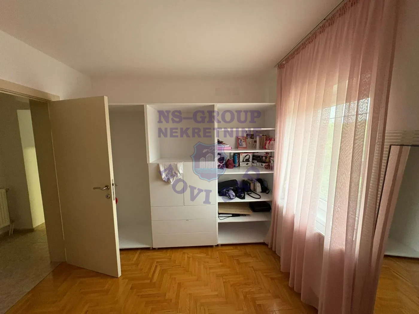 kuca na prodaju Petrovaradin 310m2 553865