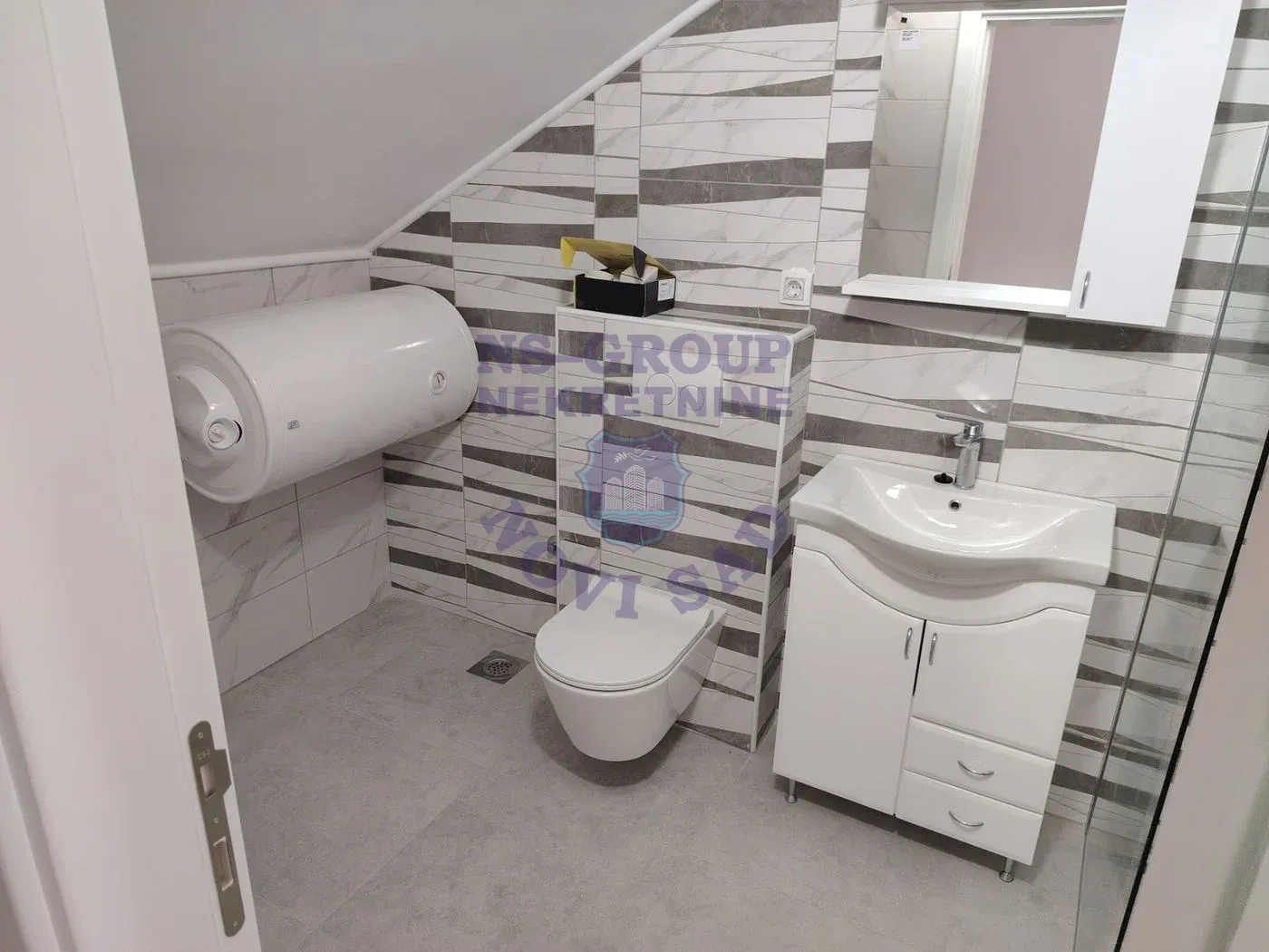 lokal za izdavanje Novi Sad 350m2 14551