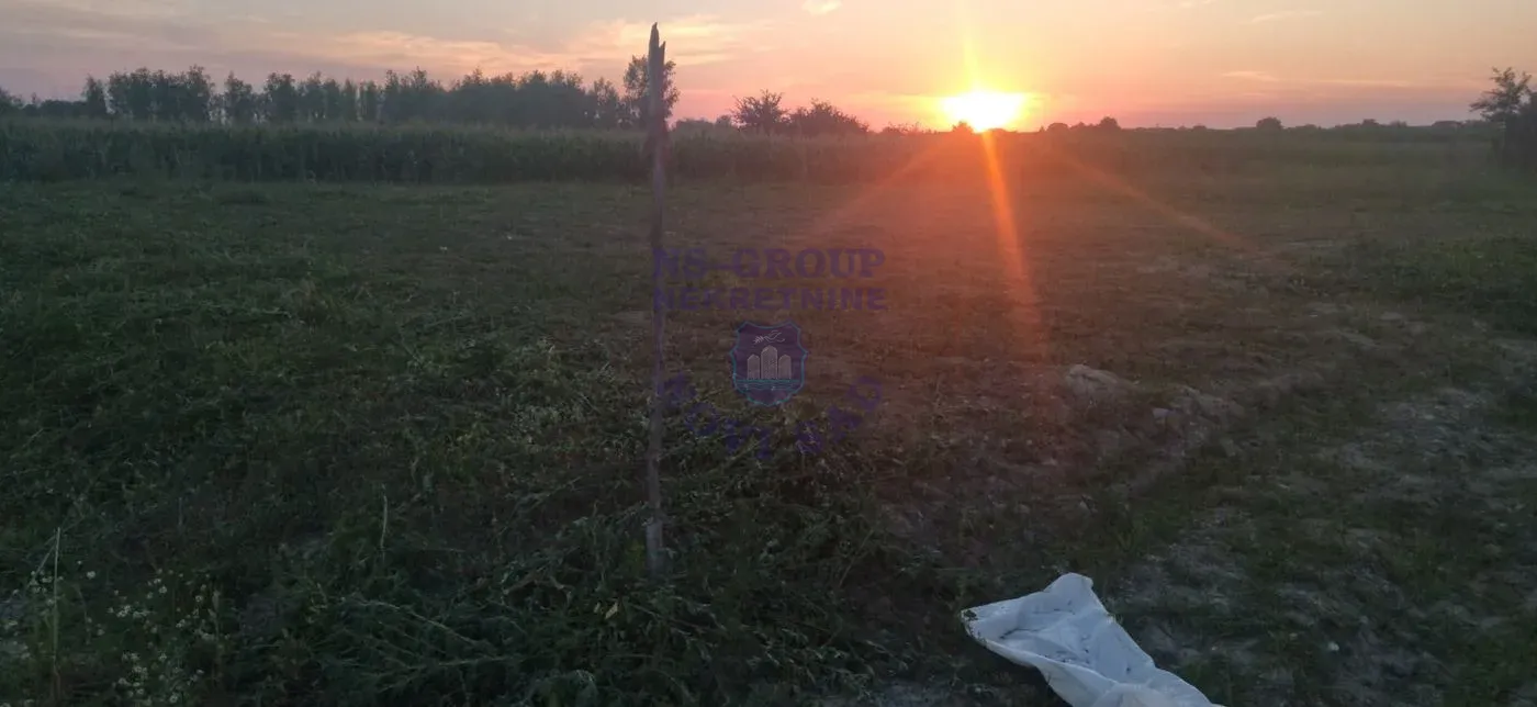 plac na prodaju Veternik 500m2 555388