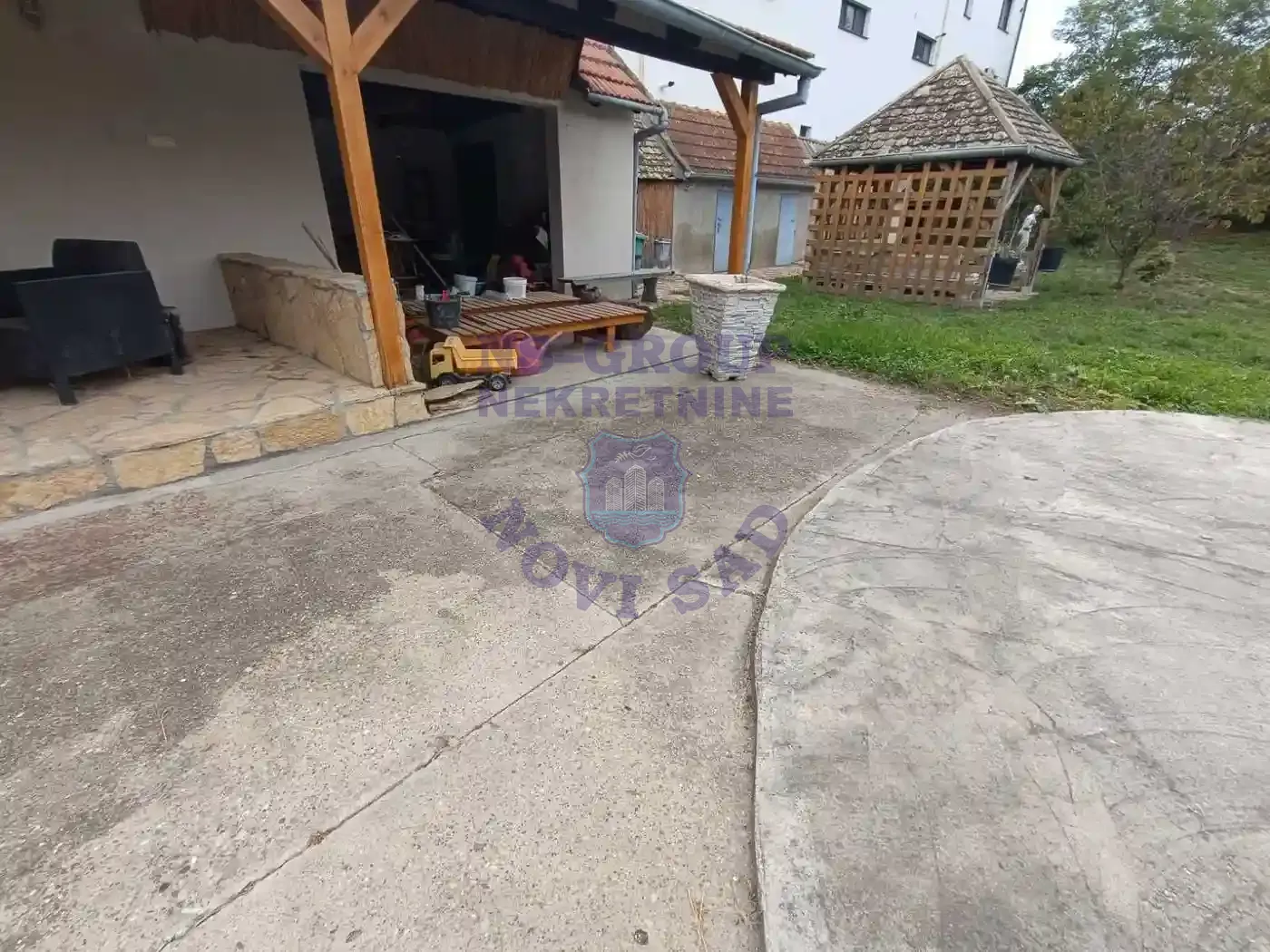 kuca na prodaju Vrdnik 102m2 555918