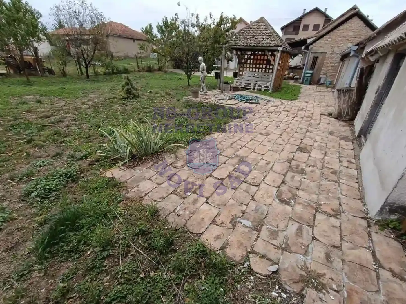 kuca na prodaju Vrdnik 102m2 555918