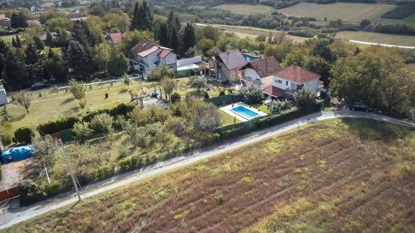 kuca na prodaju Irig, 74m2 556213