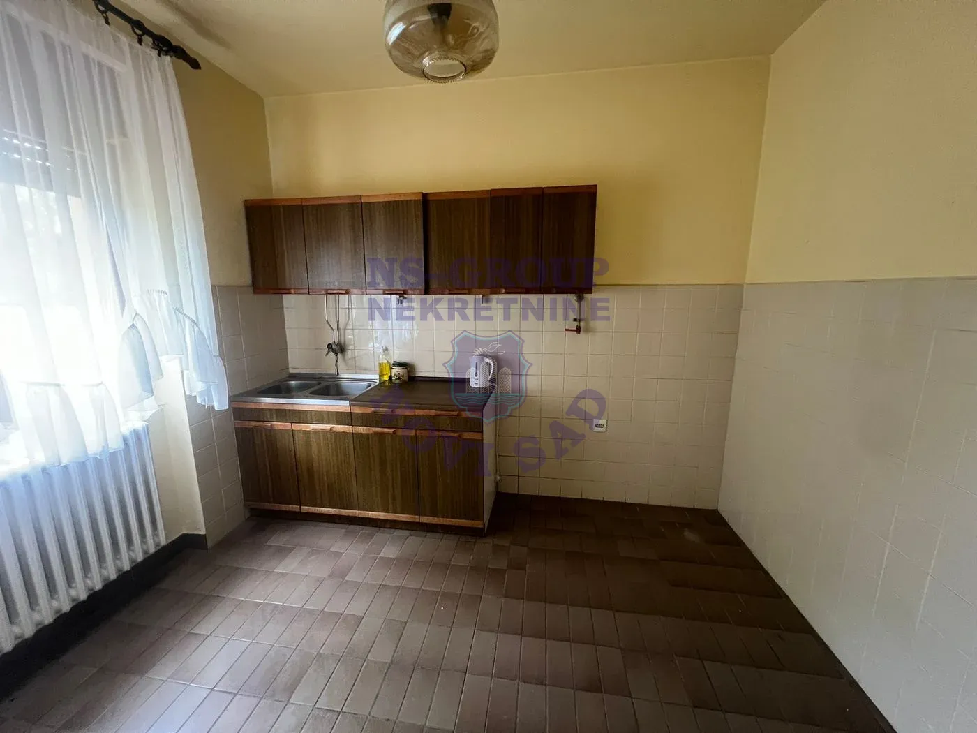 kuca na prodaju Bački Jarak 200m2 556551