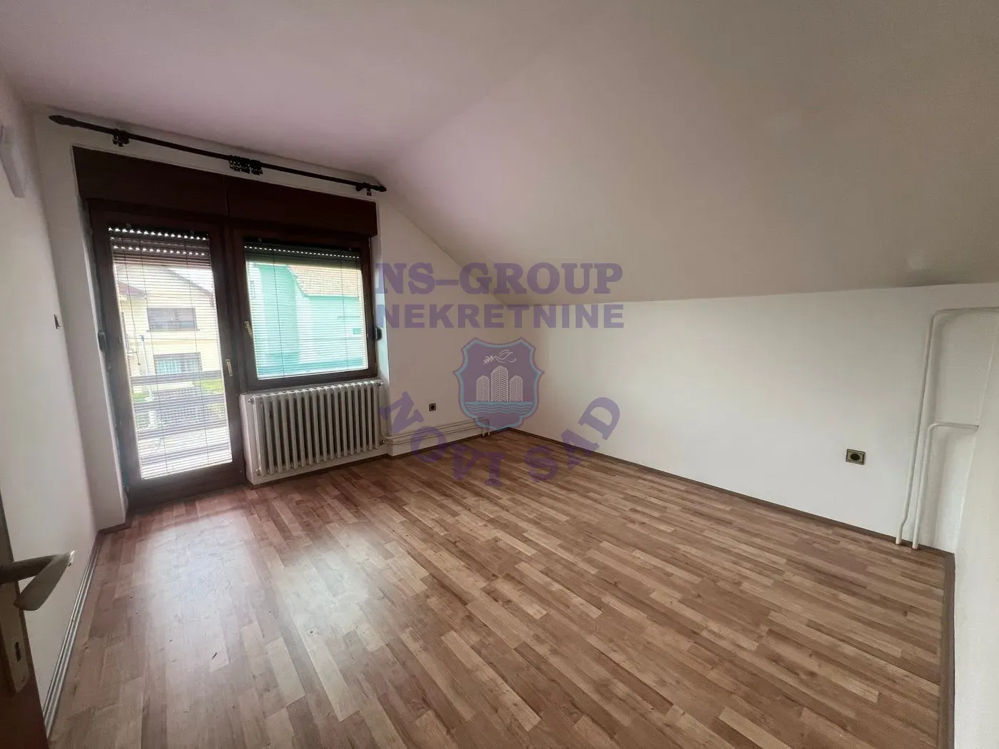 kuca na prodaju Bački Jarak 200m2 556551