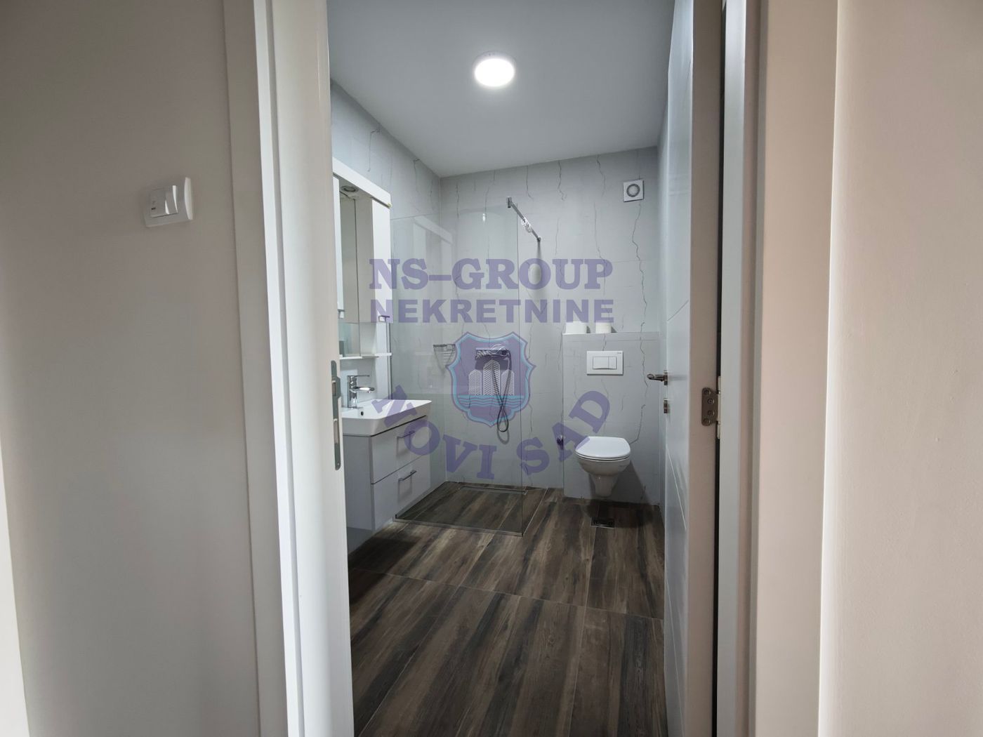 Stan za izdavanje Novi Sad 111m2, 14811