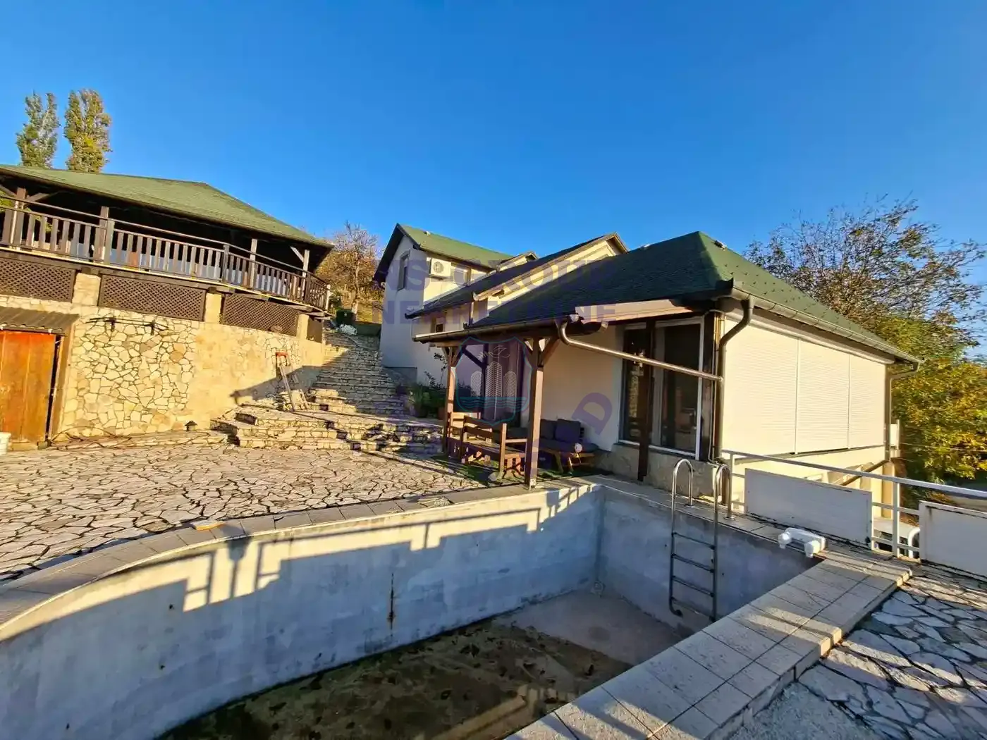 kuca na prodaju Sremska Kamenica 223m2 556277
