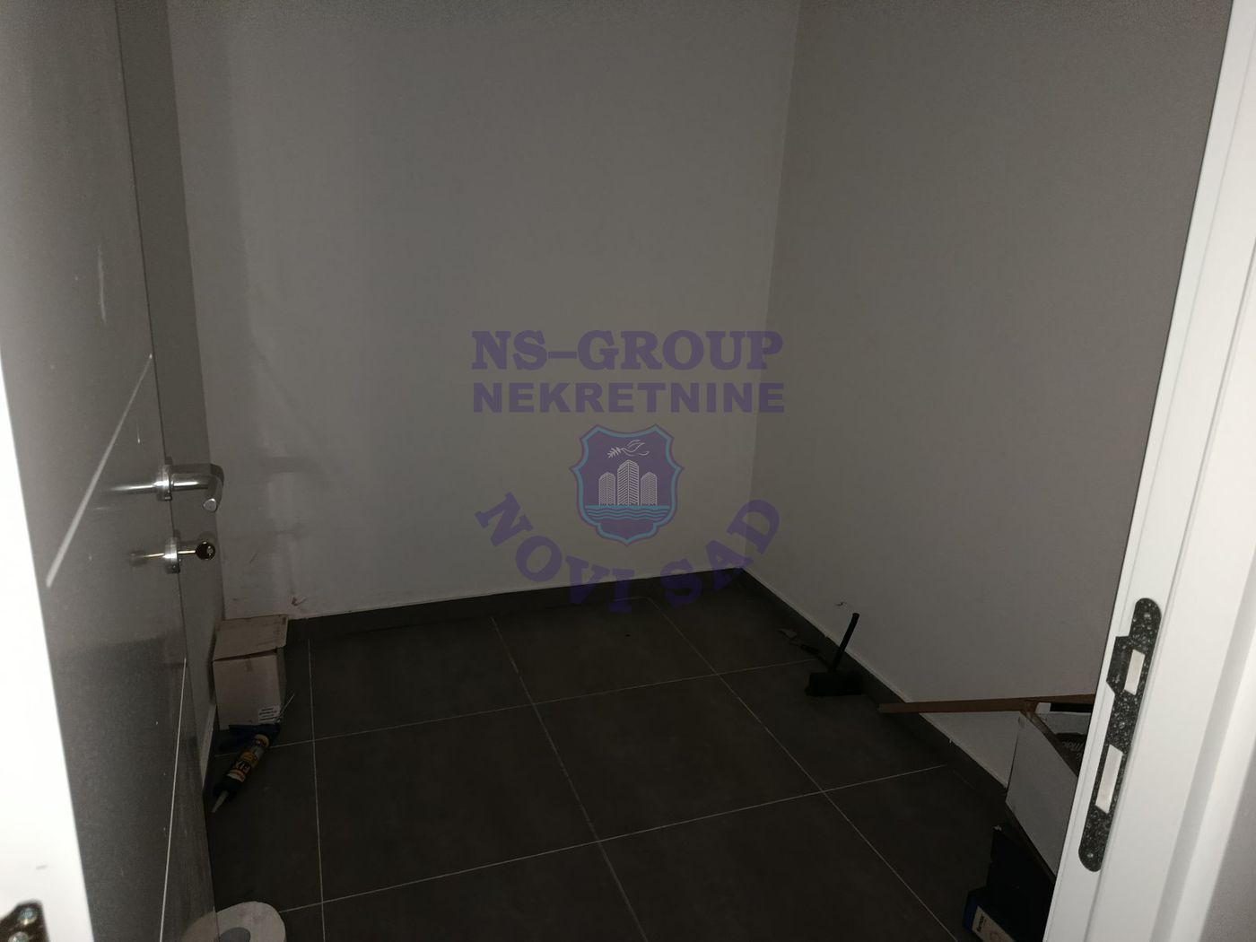 lokal na prodaju Novi Sad 306m2 559136