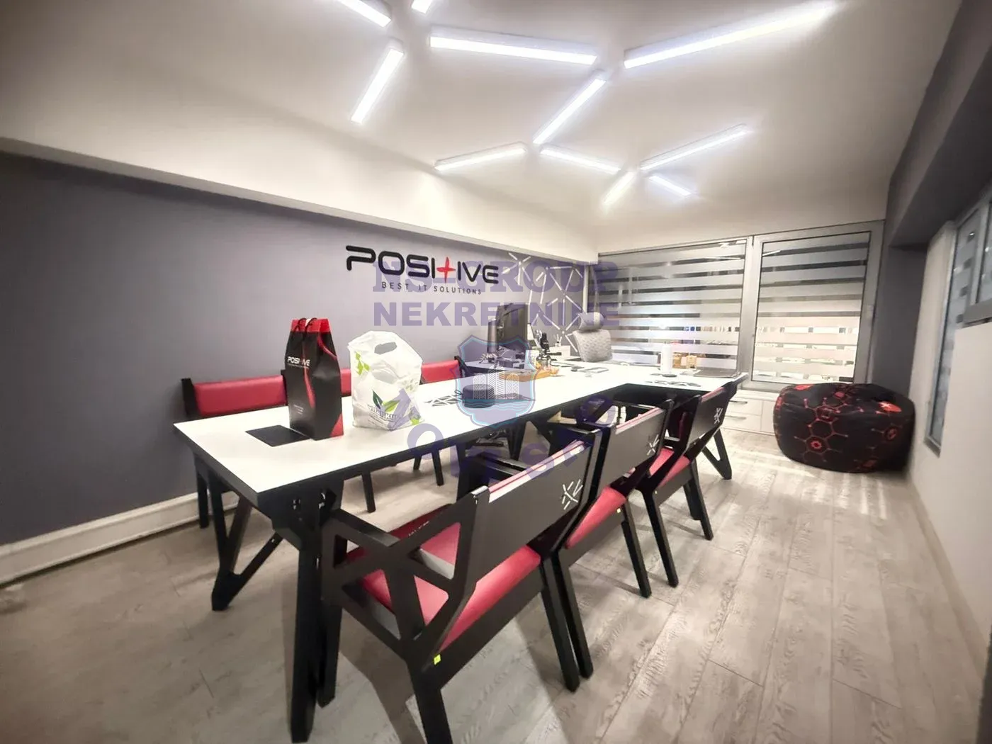 lokal na prodaju Novi Sad, 274m2 559252