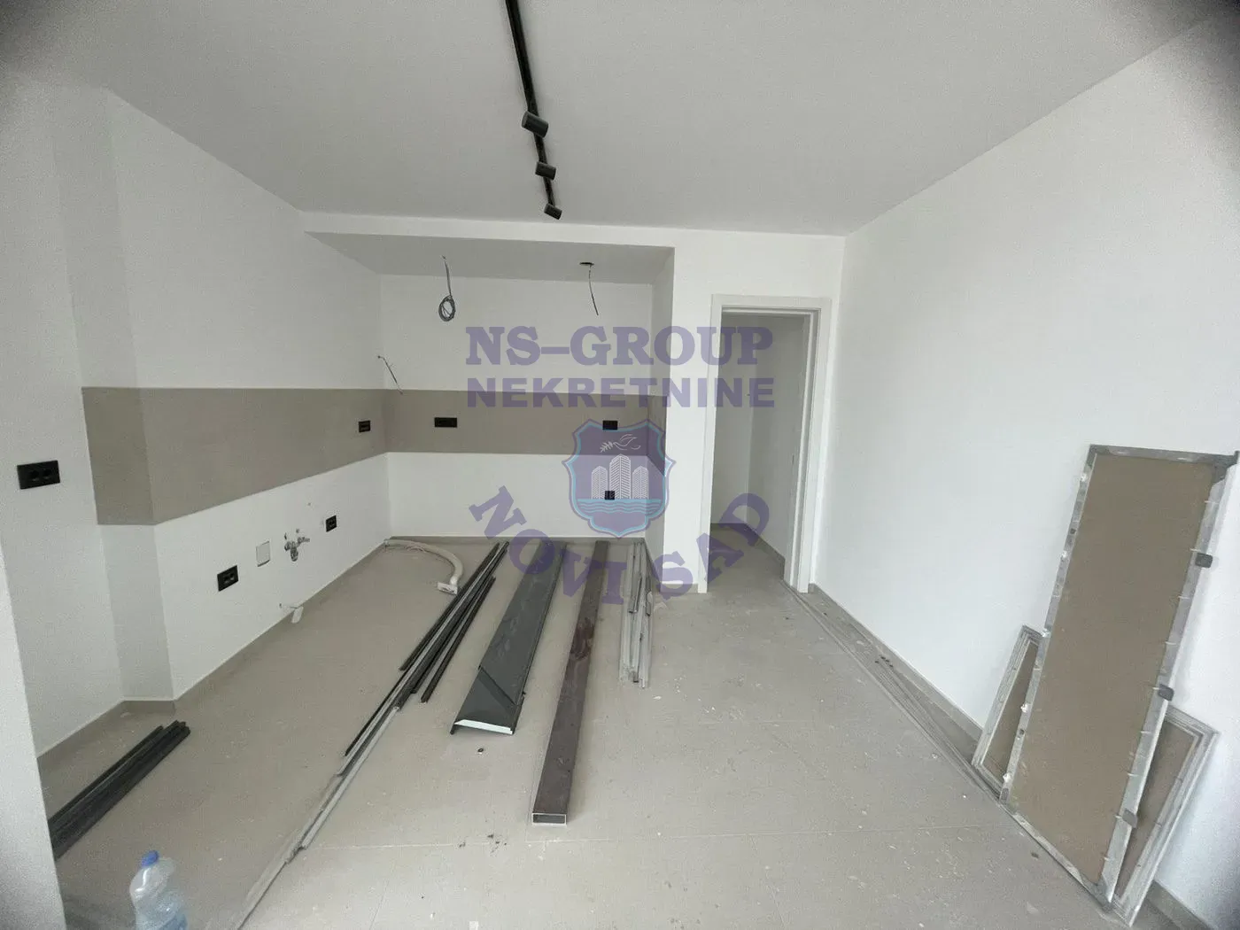 stan na prodaju Novi Sad 200m2 508369