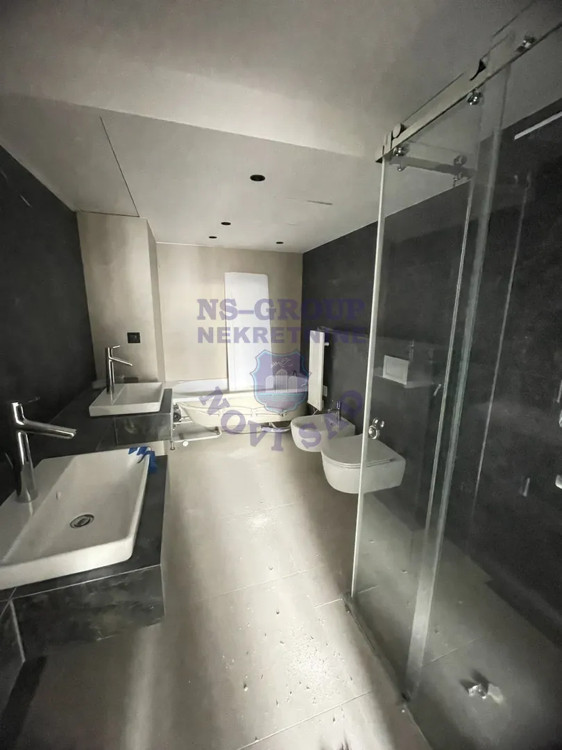 stan na prodaju Novi Sad 200m2 508369