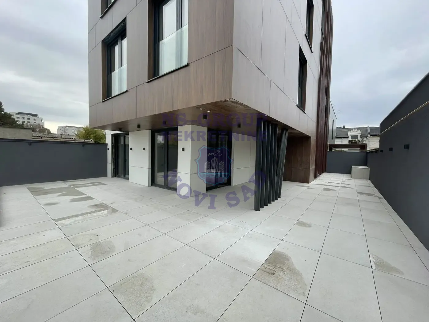 stan na prodaju Novi Sad 368m2 574192