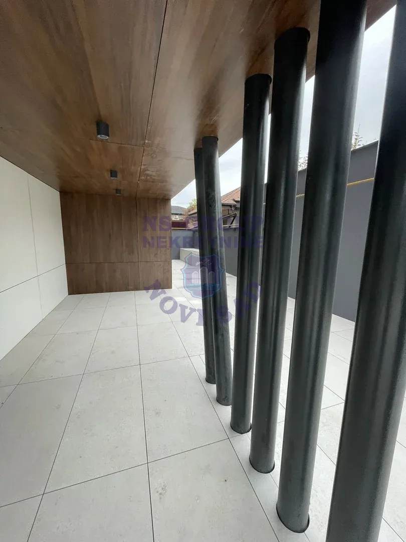 stan na prodaju Novi Sad 368m2 574192