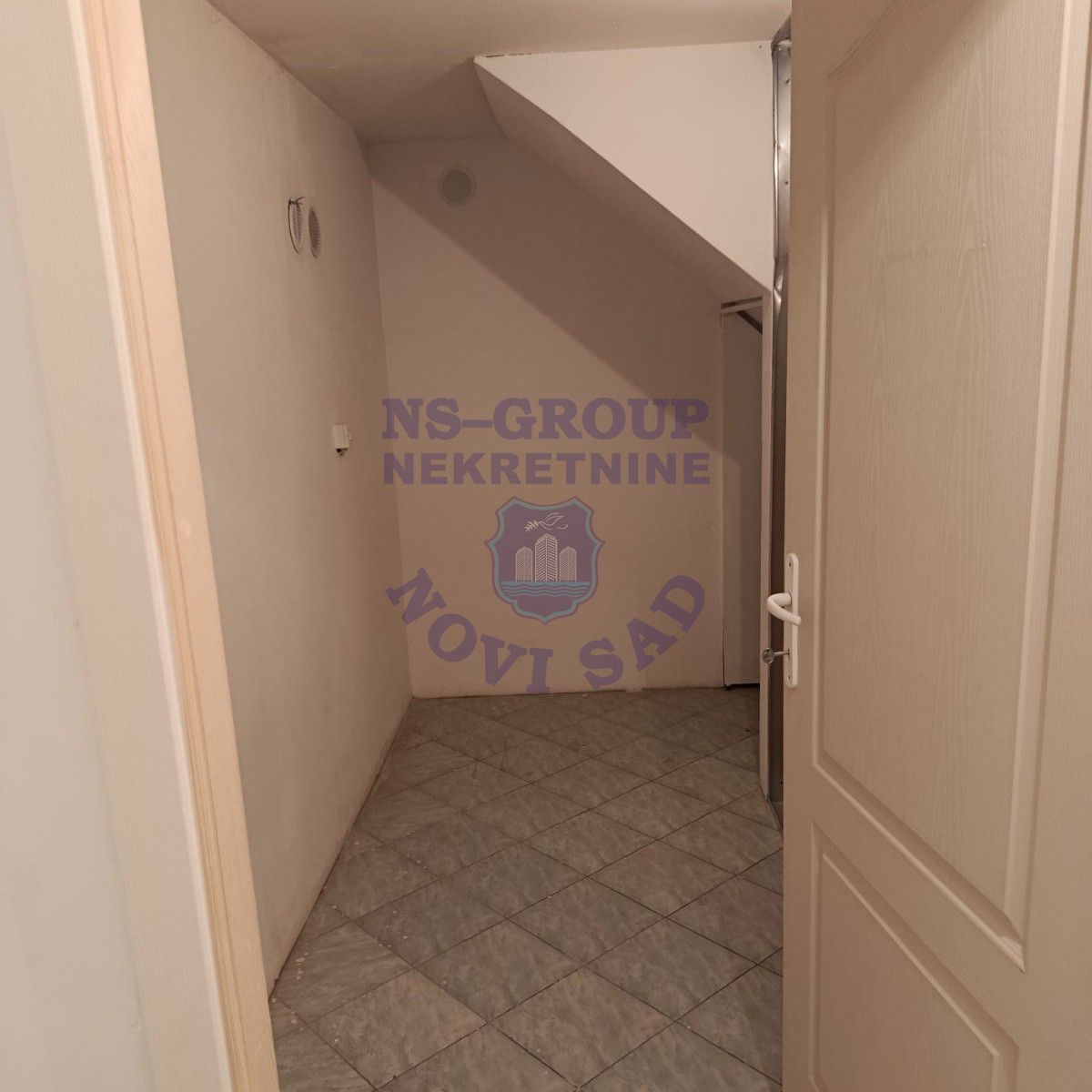 lokal za izdavanje Novi Sad 94m2 15156