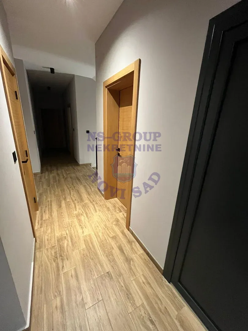kuca na prodaju Veternik 300m2 559228