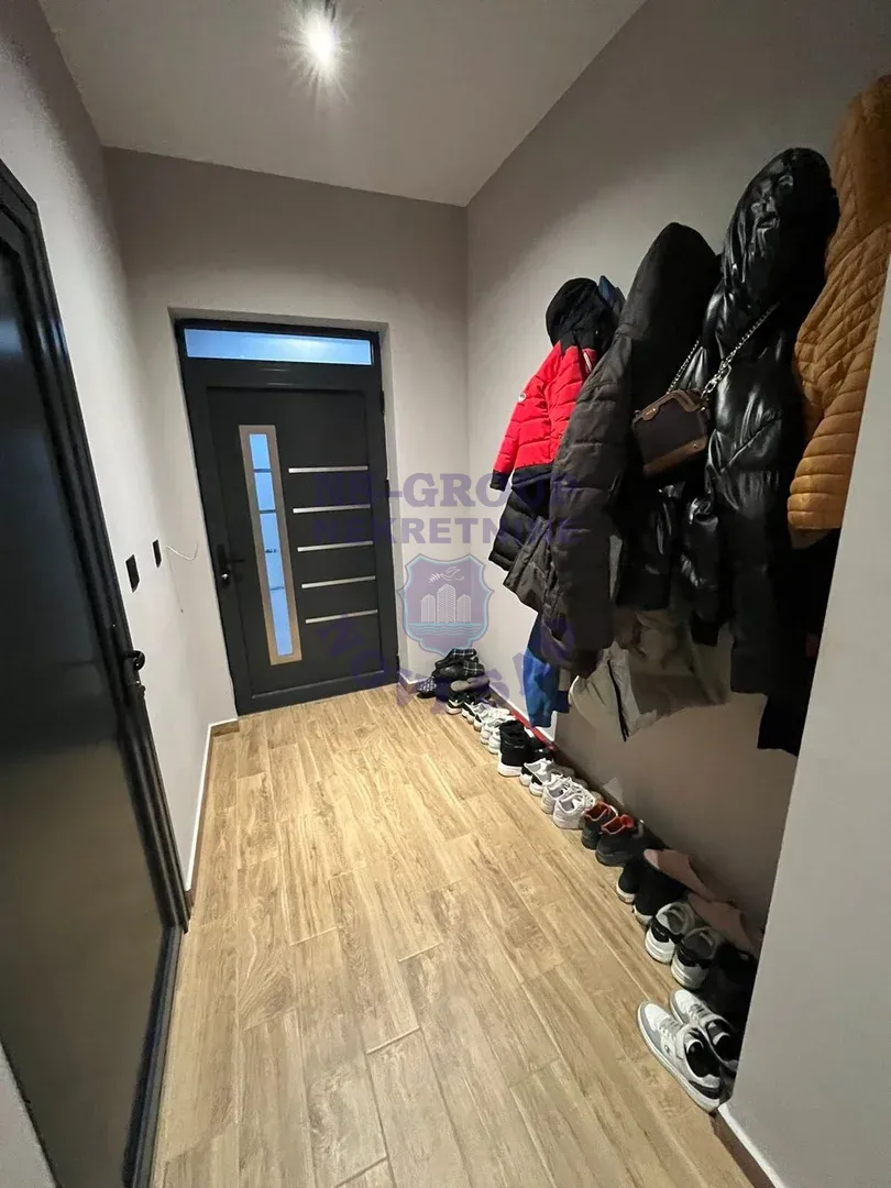 kuca na prodaju Veternik 300m2 559228