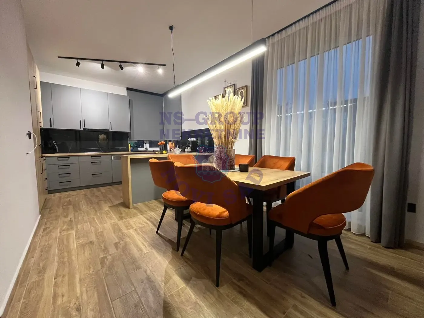kuca na prodaju Veternik 300m2 559228